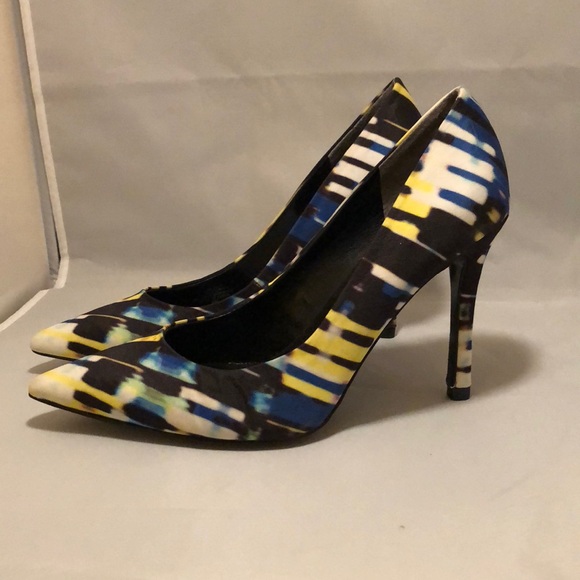 Guess pumps - Picture 3 of 6